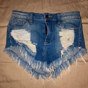 Fashion Nova high cut denim shorts 🫐